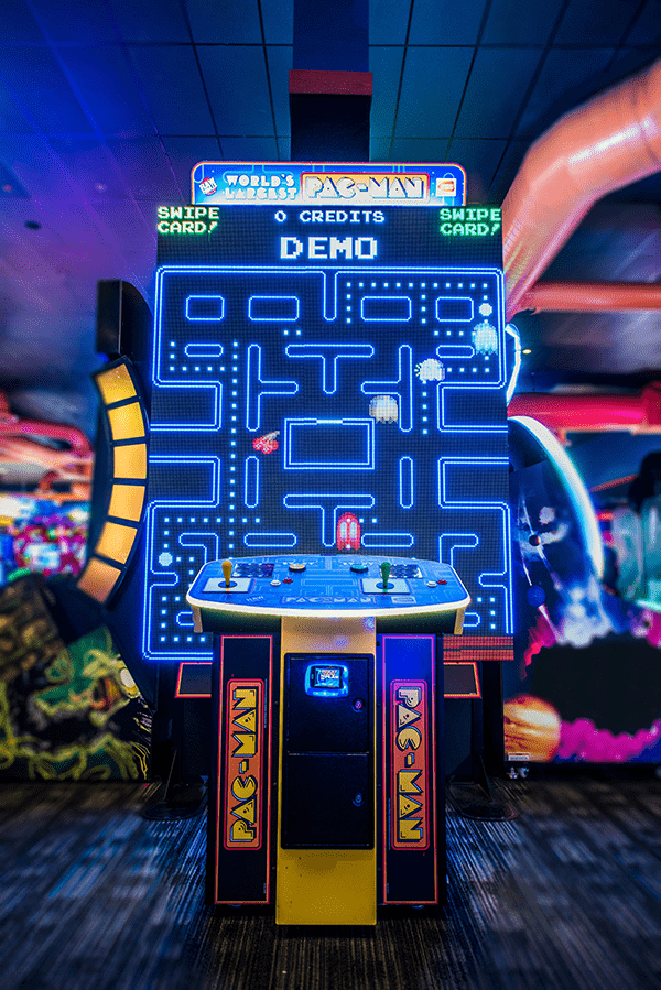 World's Largest Pac-Man - Bar Arcades