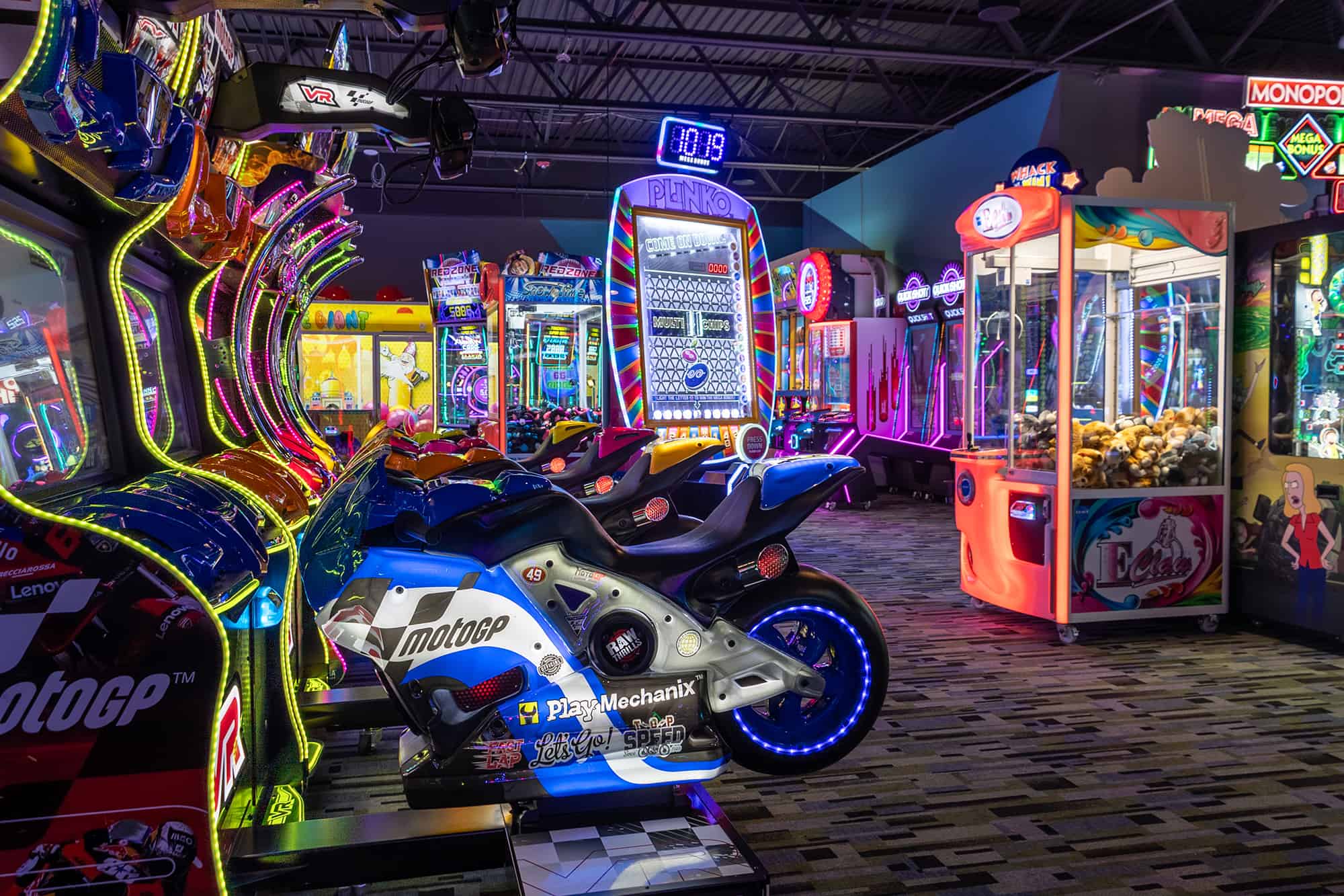 RollHouse Entertainment Game Room Image